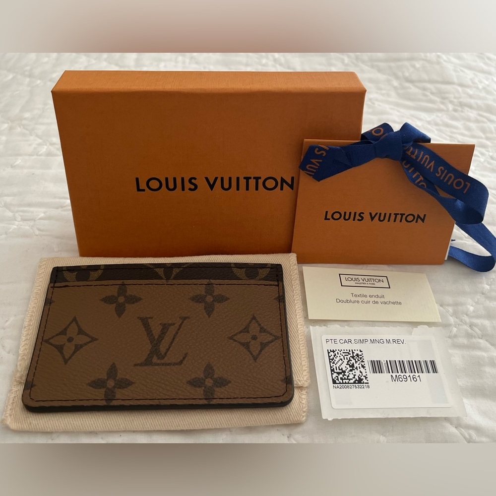 COPY - NWT Authentic Louis Vuitton Reverse Monogram Card Holder